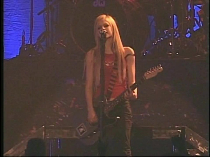 Bonez Tour Documentary [HD] Part2 - Avril Lavigne 1617 - Avril - Lavigne - 2008 - Bonez - Tour - Documentary - oo4