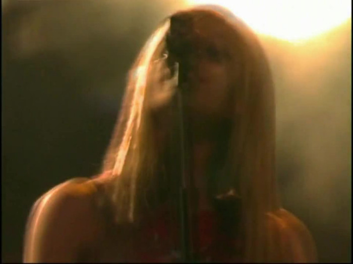 Bonez Tour Documentary [HD] Part2 - Avril Lavigne 2127 - Avril - Lavigne - 2008 - Bonez - Tour - Documentary - oo5