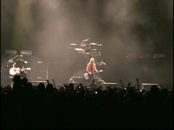 Bonez Tour Documentary [HD] Part2 - Avril Lavigne 2601 - Avril - Lavigne - 2008 - Bonez - Tour - Documentary - oo6