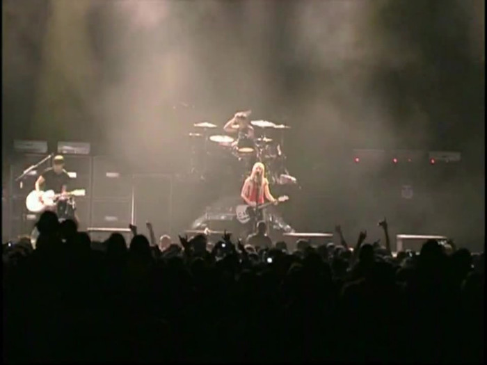 Bonez Tour Documentary [HD] Part2 - Avril Lavigne 2602 - Avril - Lavigne - 2008 - Bonez - Tour - Documentary - oo6