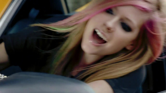 Avril Lavigne - What The Hell_youtube_original 0770
