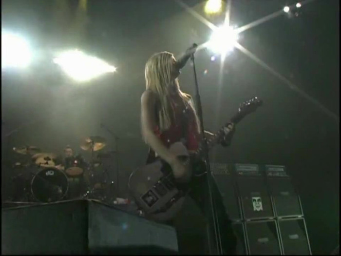 Bonez Tour Documentary [HD] Part2 - Avril Lavigne 1133 - Avril - Lavigne - 2008 - Bonez - Tour - Documentary - oo3