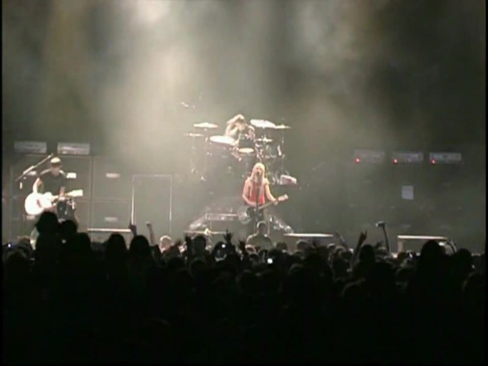Bonez Tour Documentary [HD] Part2 - Avril Lavigne 2604 - Avril - Lavigne - 2008 - Bonez - Tour - Documentary - oo6