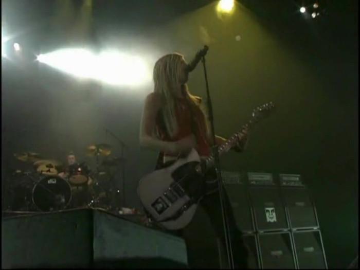 Bonez Tour Documentary [HD] Part2 - Avril Lavigne 1136