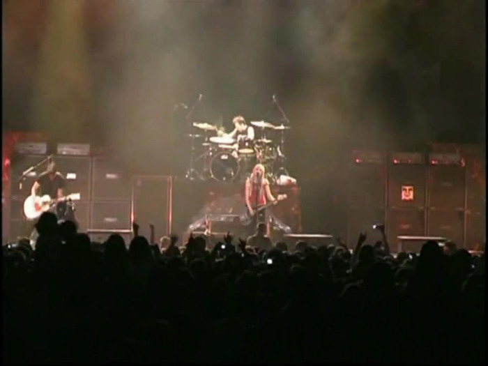 Bonez Tour Documentary [HD] Part2 - Avril Lavigne 2606 - Avril - Lavigne - 2008 - Bonez - Tour - Documentary - oo6