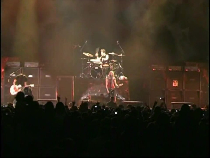 Bonez Tour Documentary [HD] Part2 - Avril Lavigne 2607 - Avril - Lavigne - 2008 - Bonez - Tour - Documentary - oo6