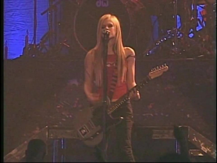 Bonez Tour Documentary [HD] Part2 - Avril Lavigne 1625 - Avril - Lavigne - 2008 - Bonez - Tour - Documentary - oo4