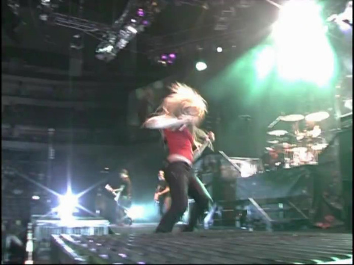 Bonez Tour Documentary [HD] Part2 - Avril Lavigne 1139 - Avril - Lavigne - 2008 - Bonez - Tour - Documentary - oo3