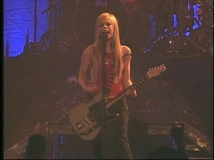 Bonez Tour Documentary [HD] Part2 - Avril Lavigne 1628 - Avril - Lavigne - 2008 - Bonez - Tour - Documentary - oo4