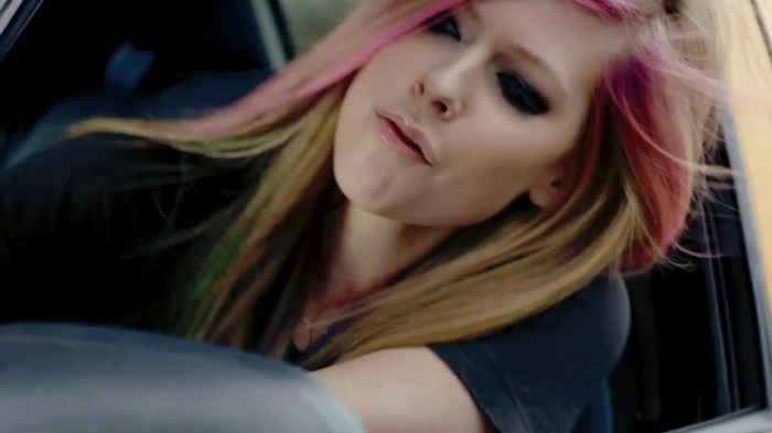 Avril Lavigne - What The Hell_youtube_original 0773