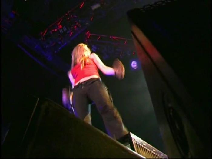 Bonez Tour Documentary [HD] Part2 - Avril Lavigne 2615 - Avril - Lavigne - 2008 - Bonez - Tour - Documentary - oo6