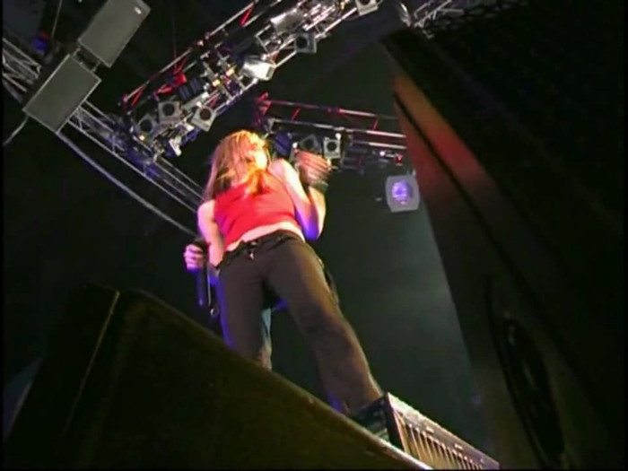 Bonez Tour Documentary [HD] Part2 - Avril Lavigne 2617 - Avril - Lavigne - 2008 - Bonez - Tour - Documentary - oo6