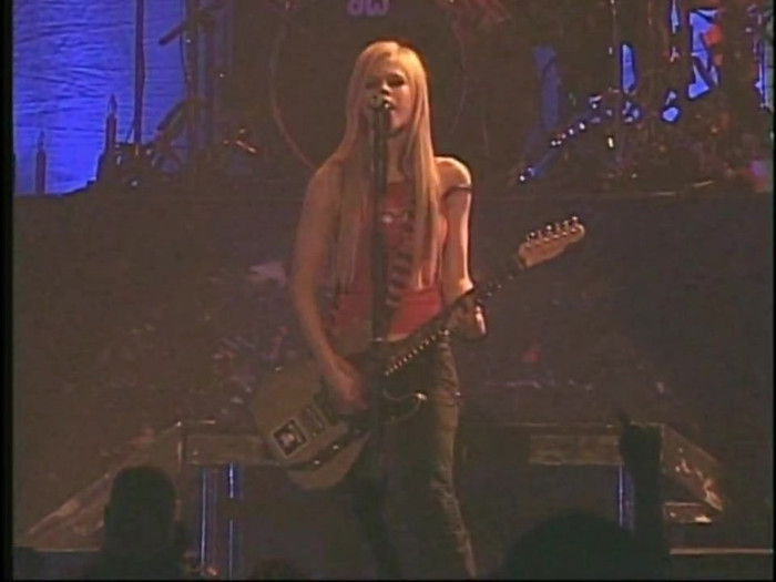 Bonez Tour Documentary [HD] Part2 - Avril Lavigne 1636 - Avril - Lavigne - 2008 - Bonez - Tour - Documentary - oo4