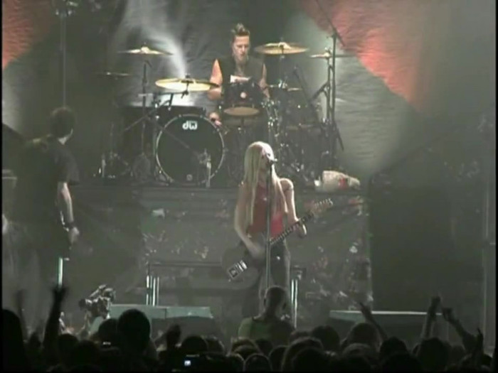 Bonez Tour Documentary [HD] Part2 - Avril Lavigne 2146 - Avril - Lavigne - 2008 - Bonez - Tour - Documentary - oo5