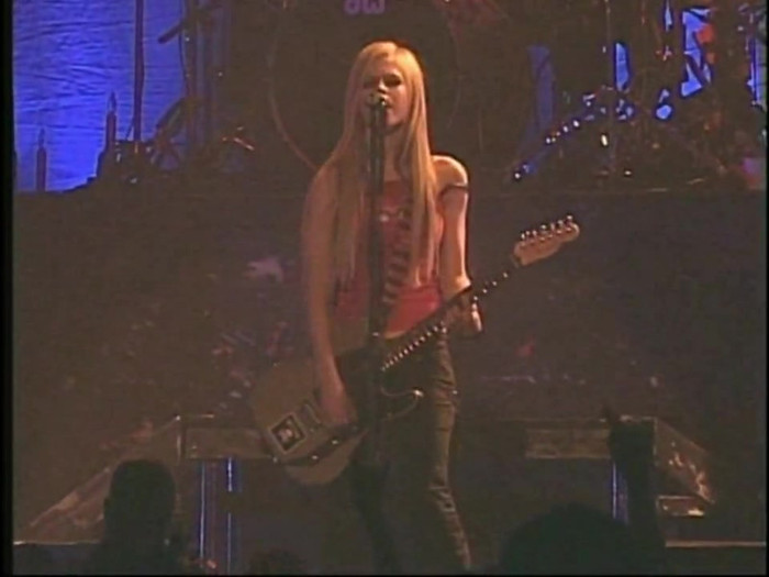 Bonez Tour Documentary [HD] Part2 - Avril Lavigne 1637 - Avril - Lavigne - 2008 - Bonez - Tour - Documentary - oo4
