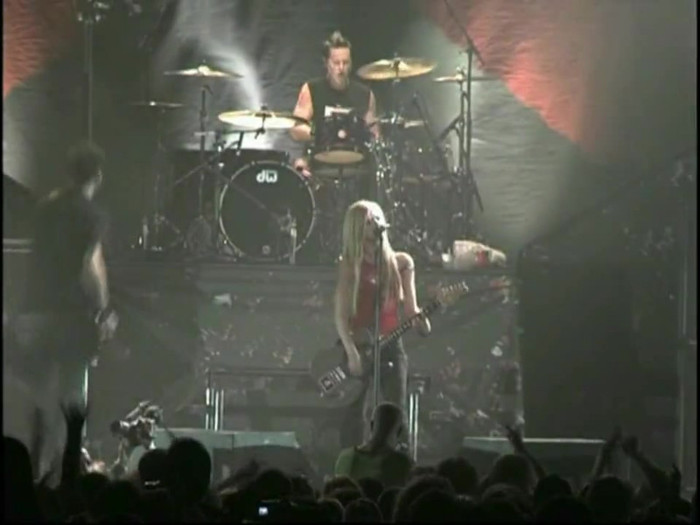 Bonez Tour Documentary [HD] Part2 - Avril Lavigne 2147 - Avril - Lavigne - 2008 - Bonez - Tour - Documentary - oo5