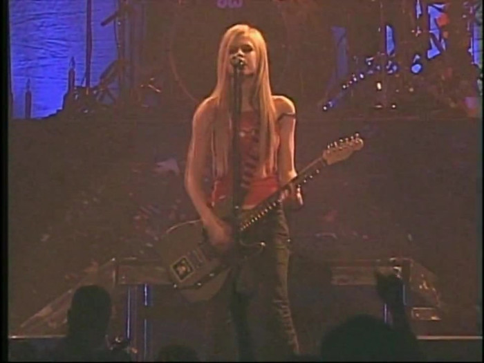 Bonez Tour Documentary [HD] Part2 - Avril Lavigne 1639 - Avril - Lavigne - 2008 - Bonez - Tour - Documentary - oo4