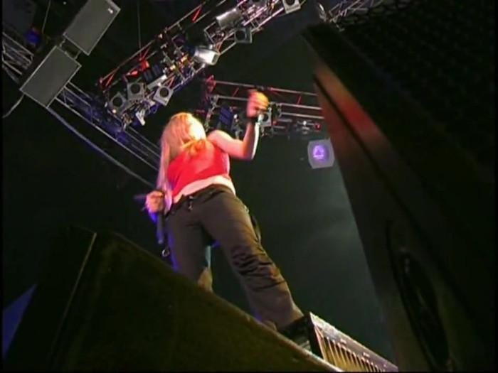 Bonez Tour Documentary [HD] Part2 - Avril Lavigne 2624 - Avril - Lavigne - 2008 - Bonez - Tour - Documentary - oo6