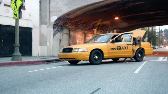 Avril Lavigne - What The Hell_youtube_original 1040