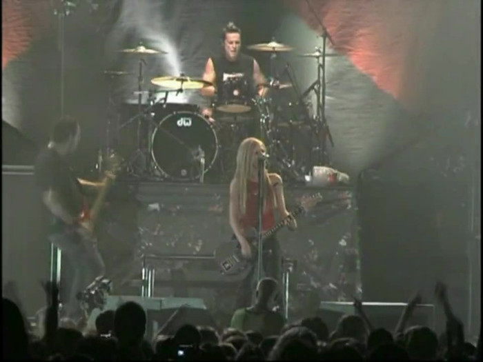Bonez Tour Documentary [HD] Part2 - Avril Lavigne 2154 - Avril - Lavigne - 2008 - Bonez - Tour - Documentary - oo5