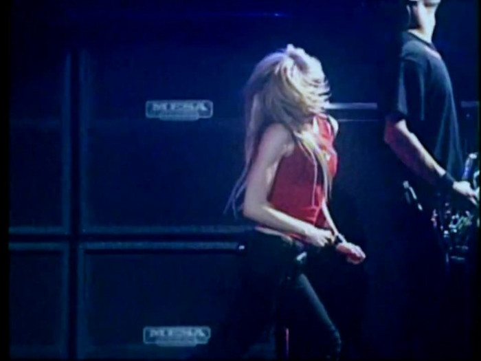 Bonez Tour Documentary [HD] Part2 - Avril Lavigne 2631 - Avril - Lavigne - 2008 - Bonez - Tour - Documentary - oo6
