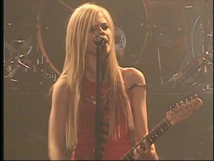Bonez Tour Documentary [HD] Part2 - Avril Lavigne 2158 - Avril - Lavigne - 2008 - Bonez - Tour - Documentary - oo5