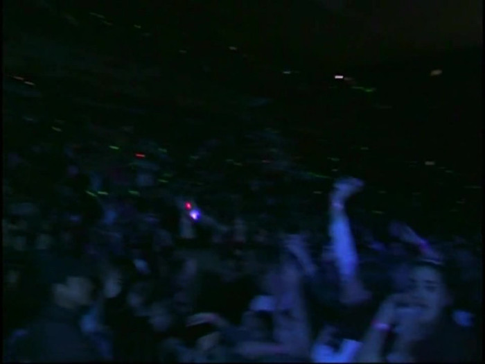 Bonez Tour Documentary [HD] Part2 - Avril Lavigne 1166 - Avril - Lavigne - 2008 - Bonez - Tour - Documentary - oo3