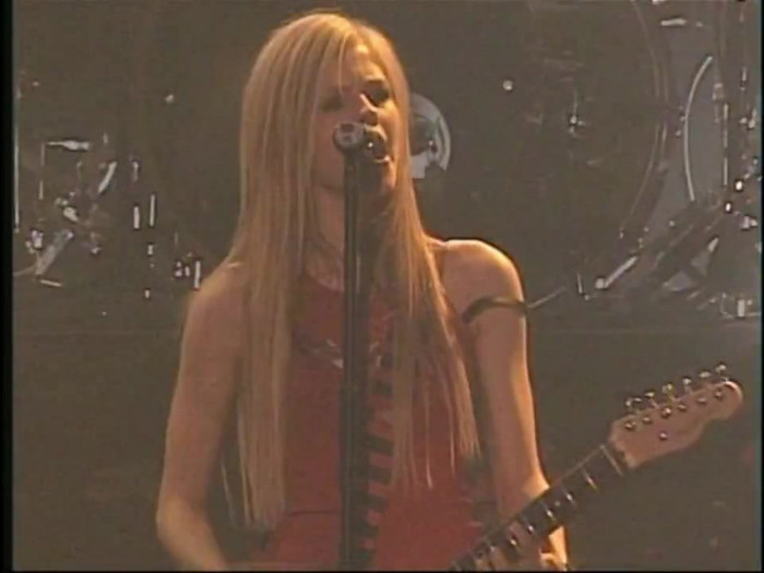 Bonez Tour Documentary [HD] Part2 - Avril Lavigne 2162 - Avril - Lavigne - 2008 - Bonez - Tour - Documentary - oo5
