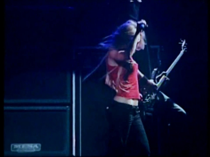 Bonez Tour Documentary [HD] Part2 - Avril Lavigne 2639 - Avril - Lavigne - 2008 - Bonez - Tour - Documentary - oo6