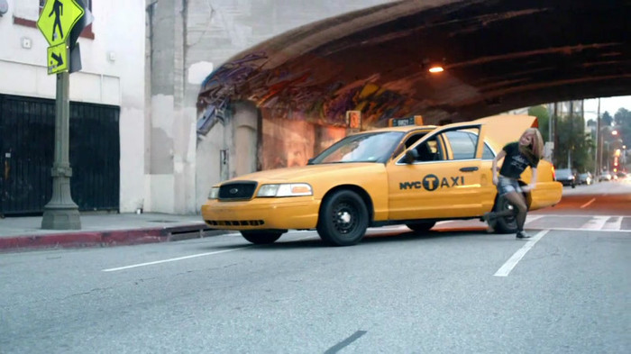 Avril Lavigne - What The Hell_youtube_original 1043