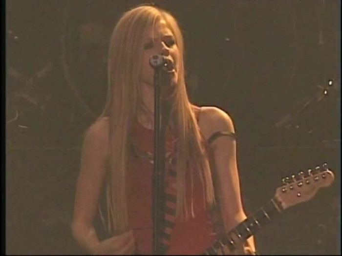 Bonez Tour Documentary [HD] Part2 - Avril Lavigne 2163 - Avril - Lavigne - 2008 - Bonez - Tour - Documentary - oo5