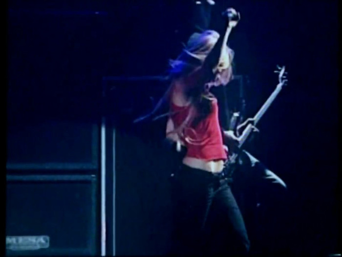 Bonez Tour Documentary [HD] Part2 - Avril Lavigne 2640 - Avril - Lavigne - 2008 - Bonez - Tour - Documentary - oo6