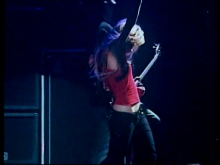 Bonez Tour Documentary [HD] Part2 - Avril Lavigne 2644 - Avril - Lavigne - 2008 - Bonez - Tour - Documentary - oo6