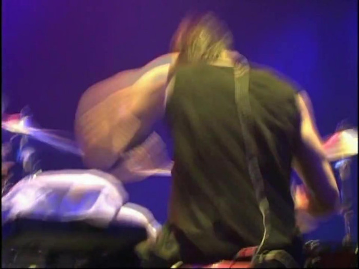 Bonez Tour Documentary [HD] Part2 - Avril Lavigne 2168 - Avril - Lavigne - 2008 - Bonez - Tour - Documentary - oo5