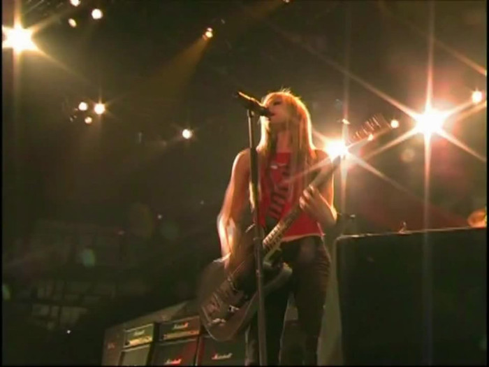 Bonez Tour Documentary [HD] Part2 - Avril Lavigne 1176 - Avril - Lavigne - 2008 - Bonez - Tour - Documentary - oo3
