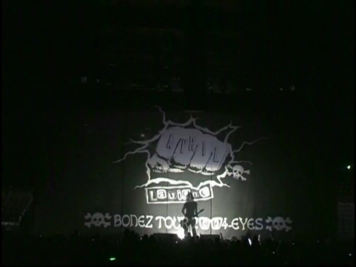 Bonez Tour Documentary [HD] Part2 - Avril Lavigne 0700