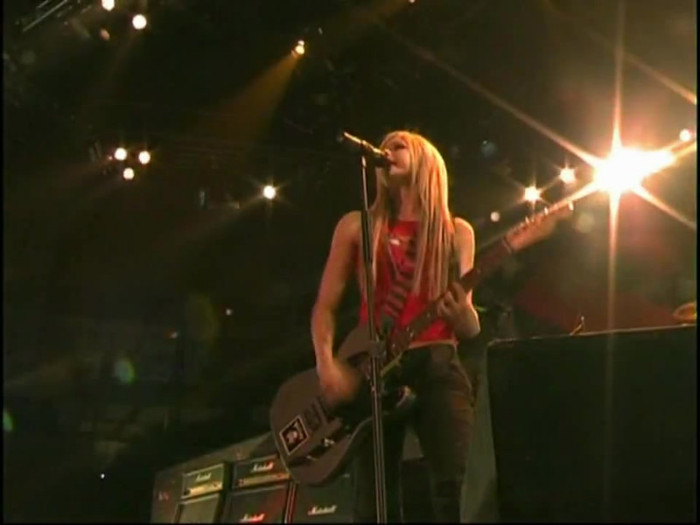 Bonez Tour Documentary [HD] Part2 - Avril Lavigne 1180