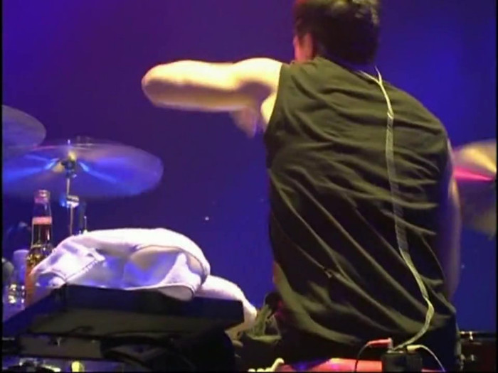 Bonez Tour Documentary [HD] Part2 - Avril Lavigne 2173 - Avril - Lavigne - 2008 - Bonez - Tour - Documentary - oo5