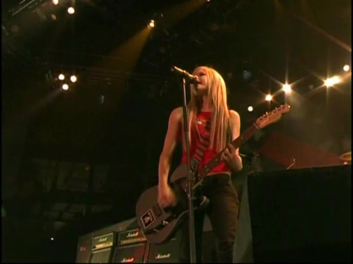 Bonez Tour Documentary [HD] Part2 - Avril Lavigne 1182 - Avril - Lavigne - 2008 - Bonez - Tour - Documentary - oo3