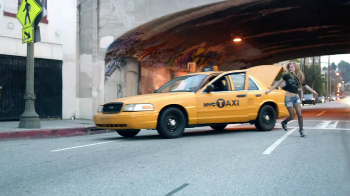 Avril Lavigne - What The Hell_youtube_original 1047