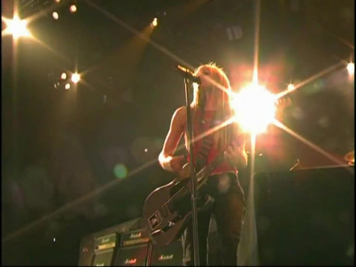 Bonez Tour Documentary [HD] Part2 - Avril Lavigne 1185 - Avril - Lavigne - 2008 - Bonez - Tour - Documentary - oo3