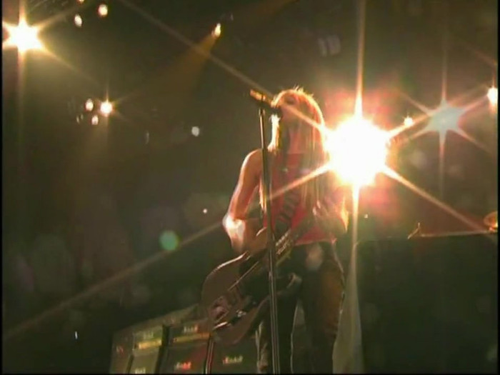 Bonez Tour Documentary [HD] Part2 - Avril Lavigne 1186 - Avril - Lavigne - 2008 - Bonez - Tour - Documentary - oo3