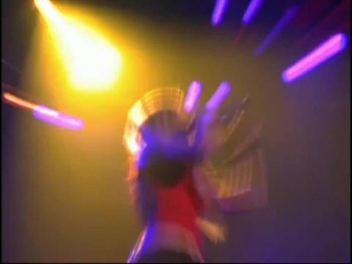 Bonez Tour Documentary [HD] Part2 - Avril Lavigne 2177 - Avril - Lavigne - 2008 - Bonez - Tour - Documentary - oo5