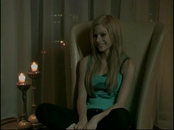 Bonez Tour Documentary [HD] Part2 - Avril Lavigne 0230
