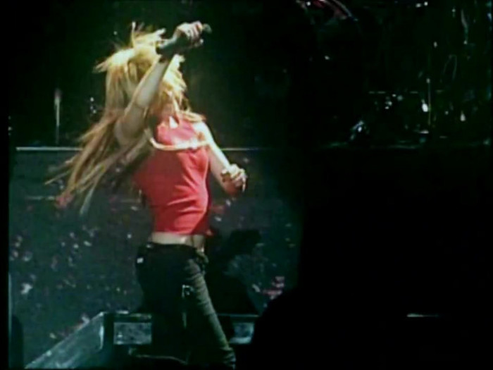 Bonez Tour Documentary [HD] Part2 - Avril Lavigne 2662 - Avril - Lavigne - 2008 - Bonez - Tour - Documentary - oo6