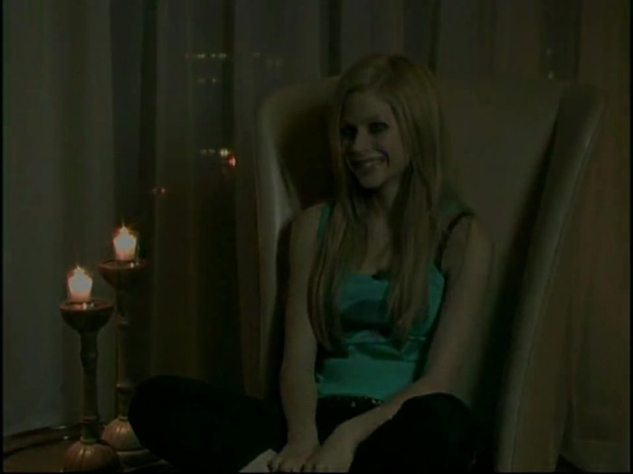 Bonez Tour Documentary [HD] Part2 - Avril Lavigne 0234