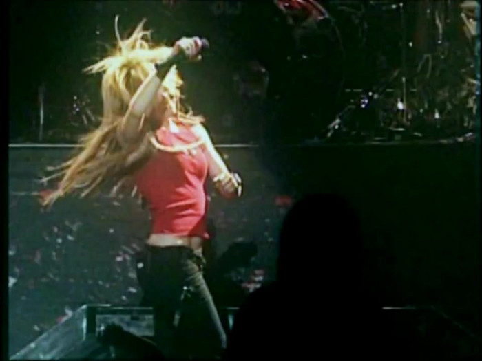 Bonez Tour Documentary [HD] Part2 - Avril Lavigne 2663 - Avril - Lavigne - 2008 - Bonez - Tour - Documentary - oo6