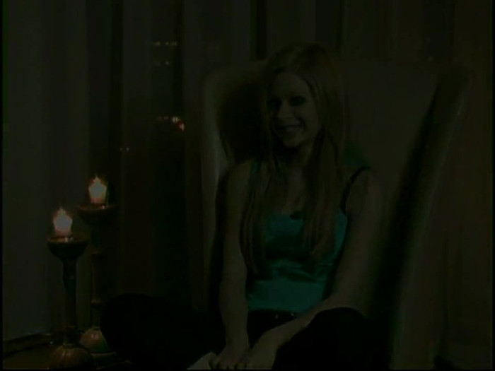 Bonez Tour Documentary [HD] Part2 - Avril Lavigne 0238