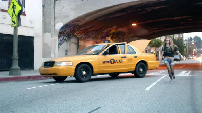 Avril Lavigne - What The Hell_youtube_original 1053