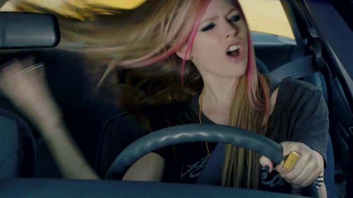 Avril Lavigne - What The Hell_youtube_original 0793